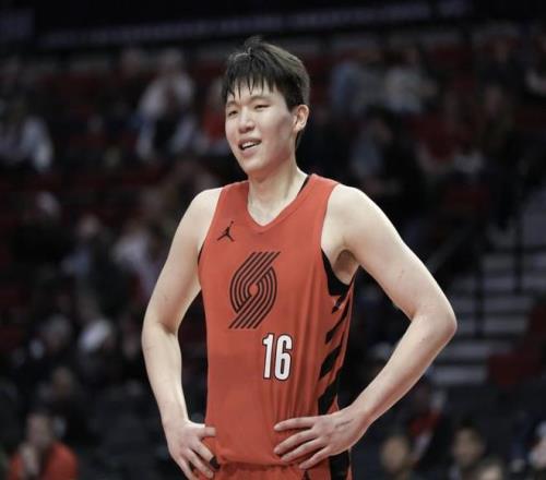郑钦文首战,失利,三度丢掉发,nba比分网,NBA实时比分,NBA赛事比分,NBA比赛数据,篮球赛事资讯